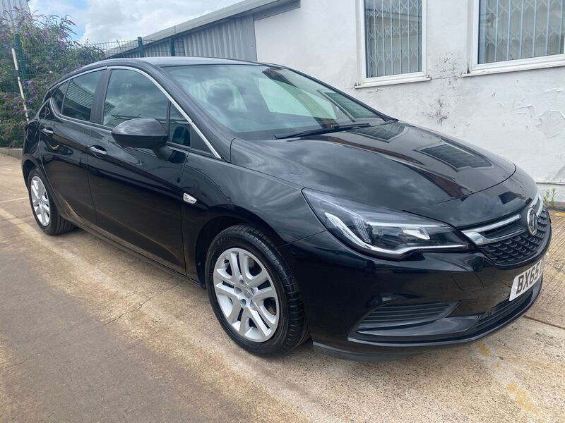 View VAUXHALL ASTRA 1.6 CDTi BlueInjection Design Euro 6 (s/s) 5dr